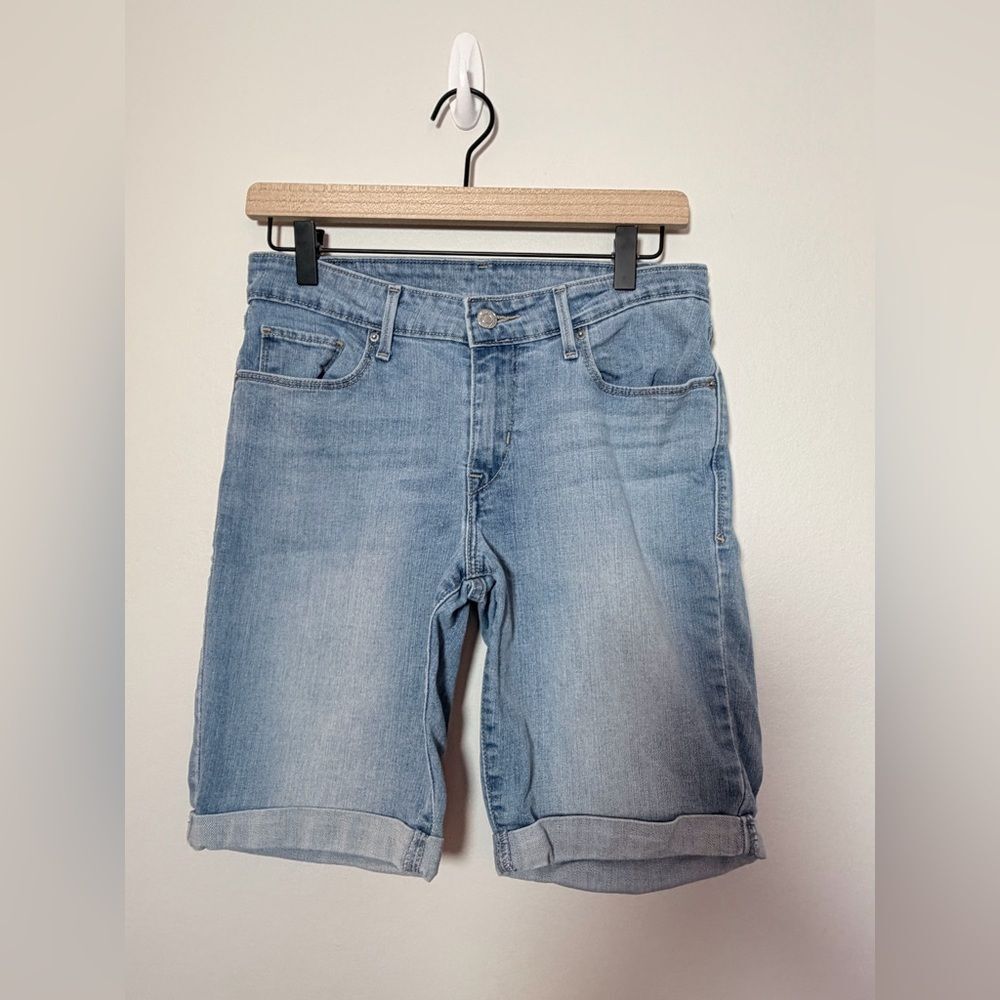 Levi’s Women’s Light Wash Bermuda Shorts - Size 28